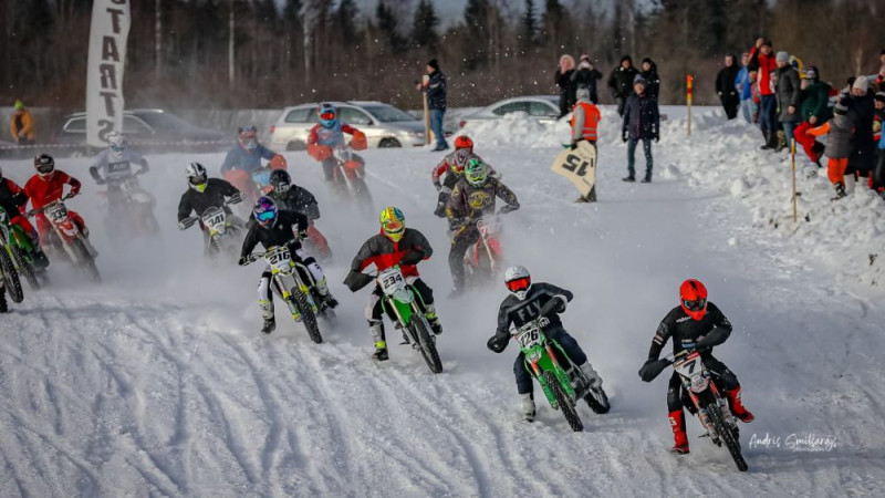 Ziemas motokrosa pirmajā posmā MX1 klasēs uzvar Logins un Eikmanis