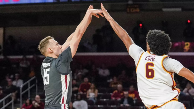 Vāvers spilgti atgriežas ierindā, Roberts Blūms pavelk uzvarai