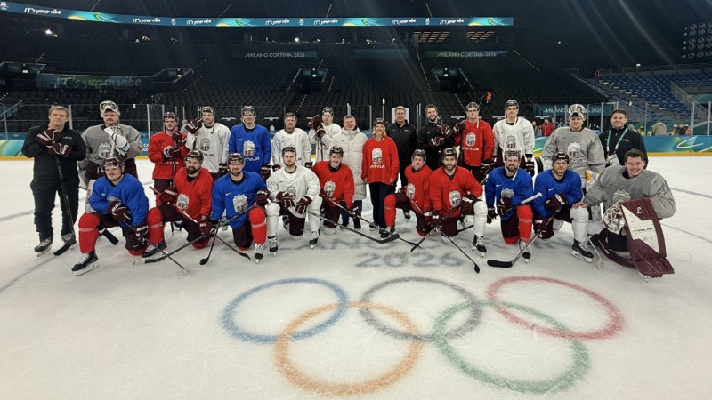 "Skaņa kā uz sasaluša ezera." Latvijas izlasei pirmais treniņš Milānas lielajā arēnā