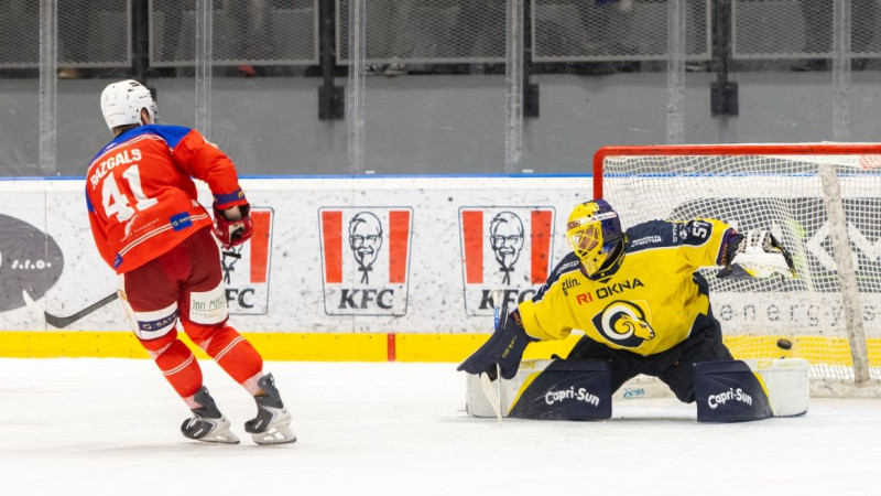 Razgals Čehijā vienīgais izgājienu sērijā atšifrē vārtsargu