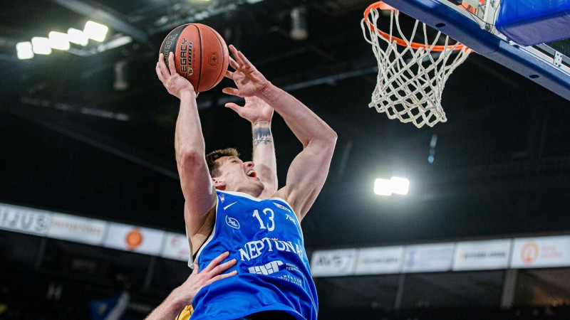 Lomažam neveiksmes metienos, Šiliņš tuvu double-double, ''Neptūnas'' zaudē Utenā