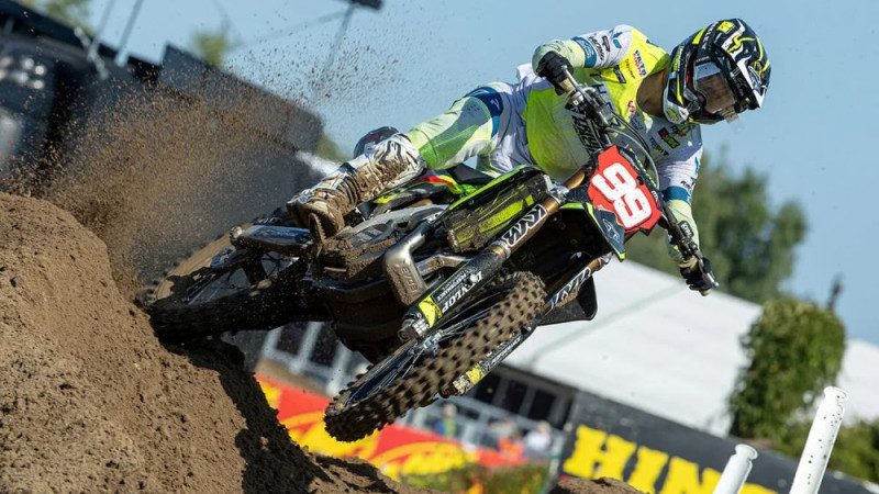 Faress pagarina līgumu ar "Triumph" un gatavojas debijai MXGP klasē