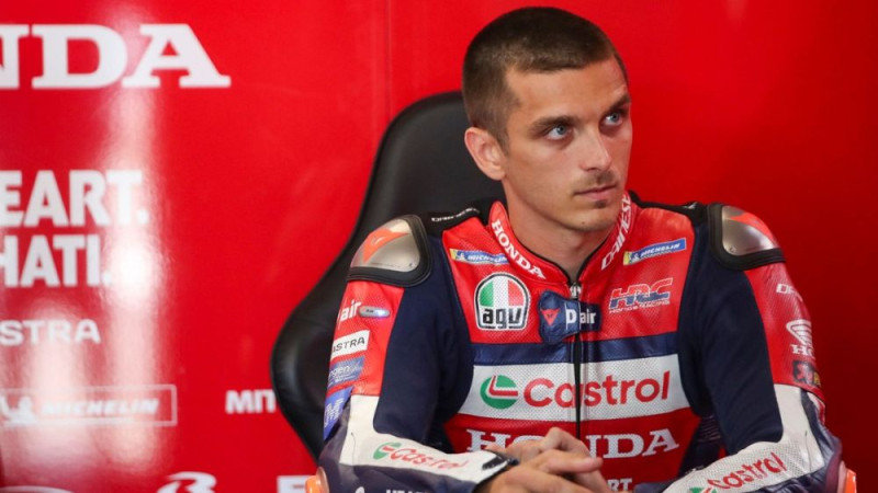 Valentīno Rosi pusbrālis paraksta līgumu ar "MotoGP" komandu "Tech3 KTM"