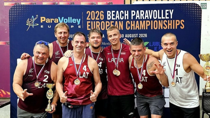 Latvija izcīna sudraba un bronzas medaļu pirmajā Eiropas čempionātā pludmales paravolejbolā