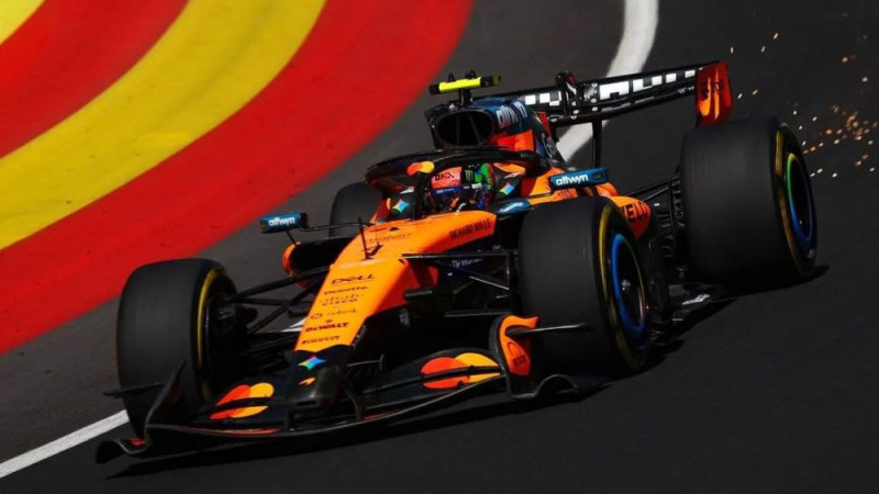 Noriss pārsteidz kvalifikācijas izskaņā un izcīna "pole position"