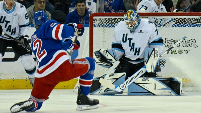 Šmits iekļauts starp NHL sezonas spožākajiem debitantiem